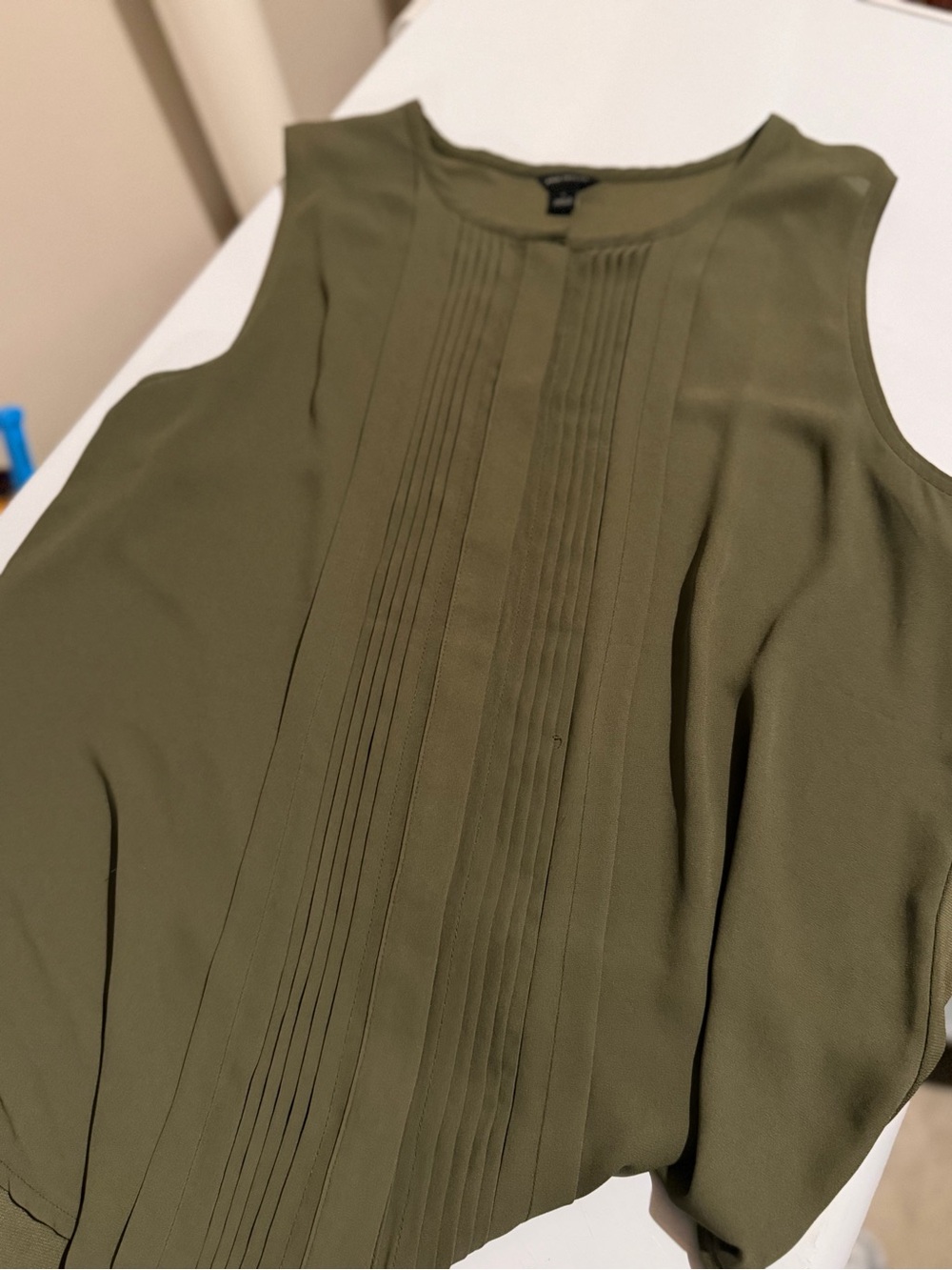 Ann Taylor Olive Pleated Sleeveless Blouse